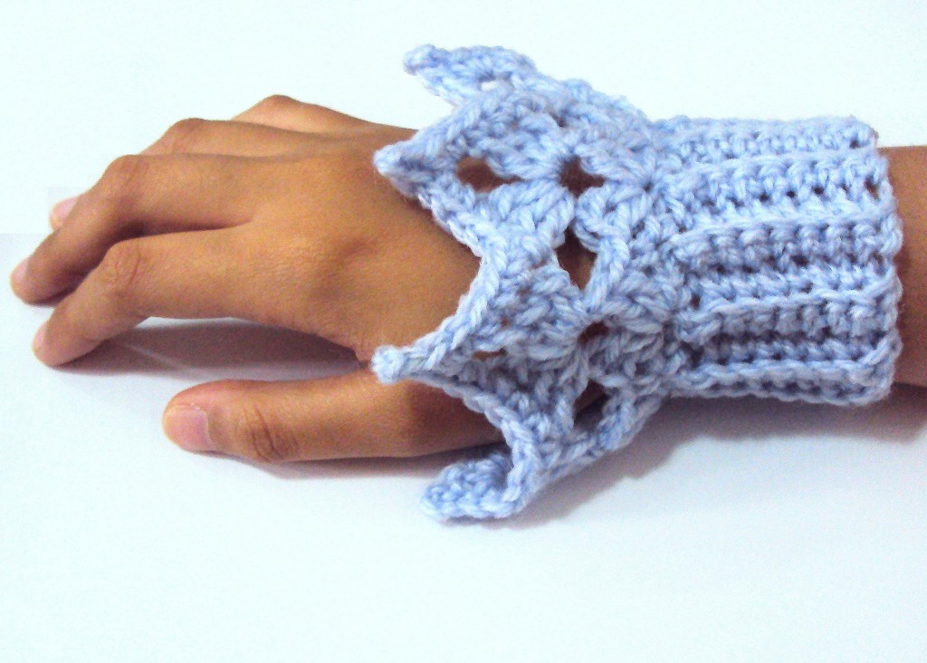 Crochet Spot » Blog Archive » Crochet Pattern Regal Cuffs Crochet