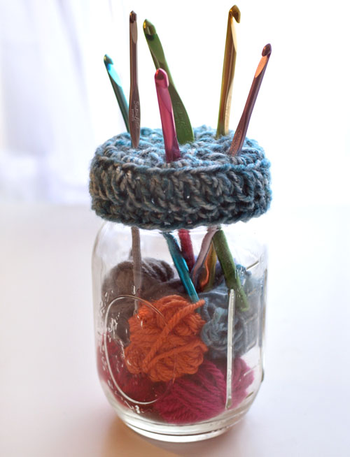 Crochet Spot » Blog Archive » Free Crochet Pattern: Mason Jar Crochet Hook  Holder - Crochet Patterns, Tutorials and News