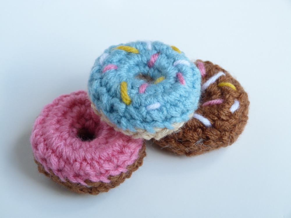 How to Crochet Donuts [Free Pattern]